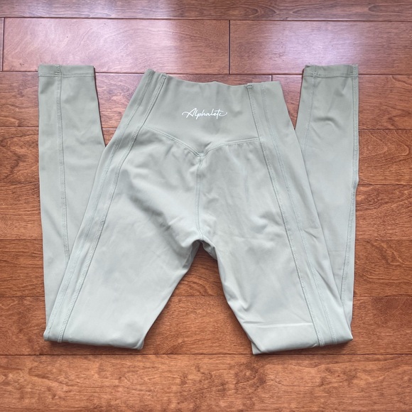 Alphalete pulse kinetic legging - Picture 2 of 3